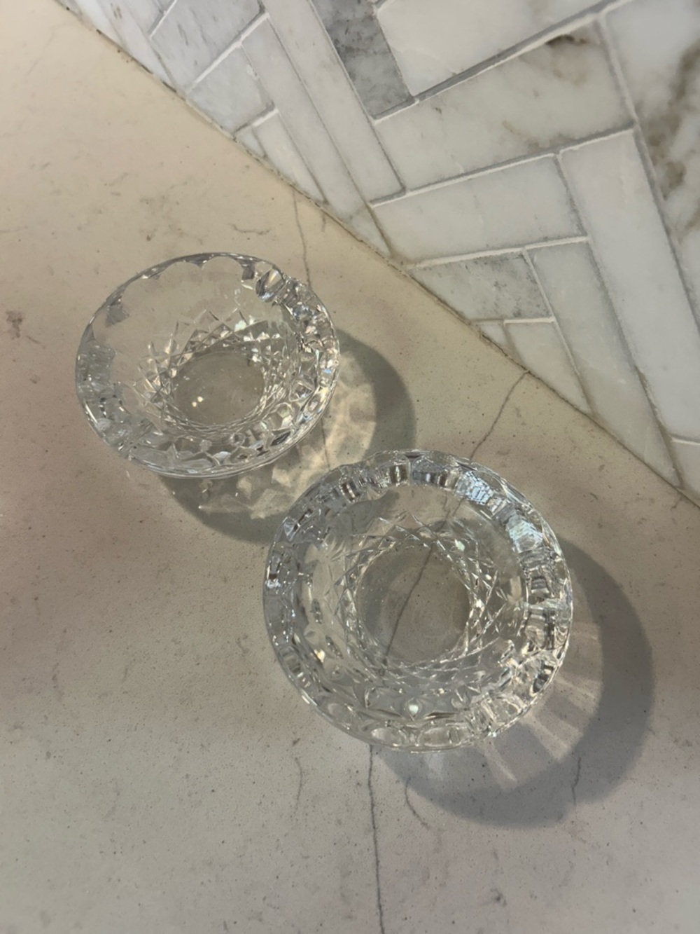 CRYSTAL VINTAGE SMALL ASHTRAY 3.5in diameter with two cigarette cutouts